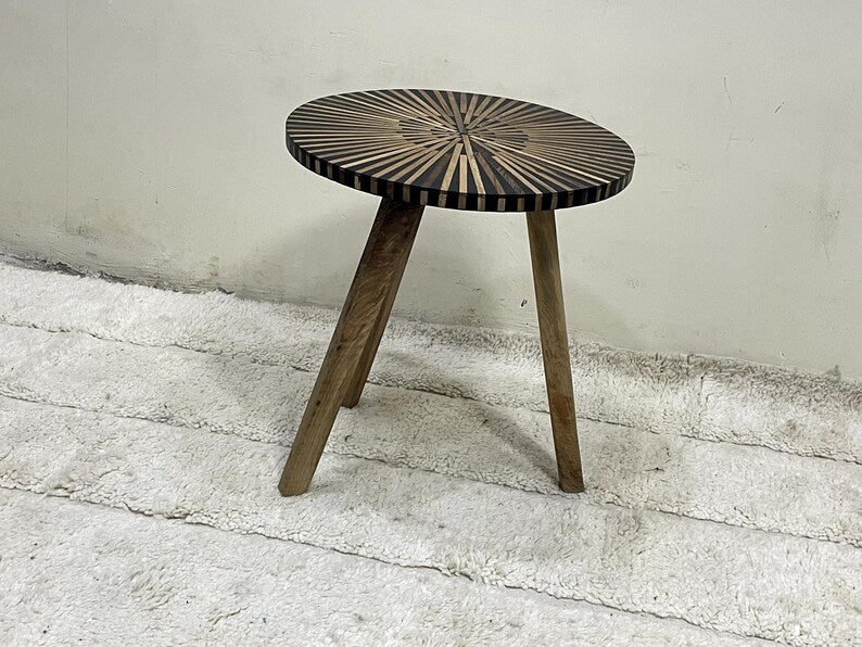 Handmade Walnut and Resin Side Table – Modern Mid-Century Round Accent Table for Elegant Interiors
